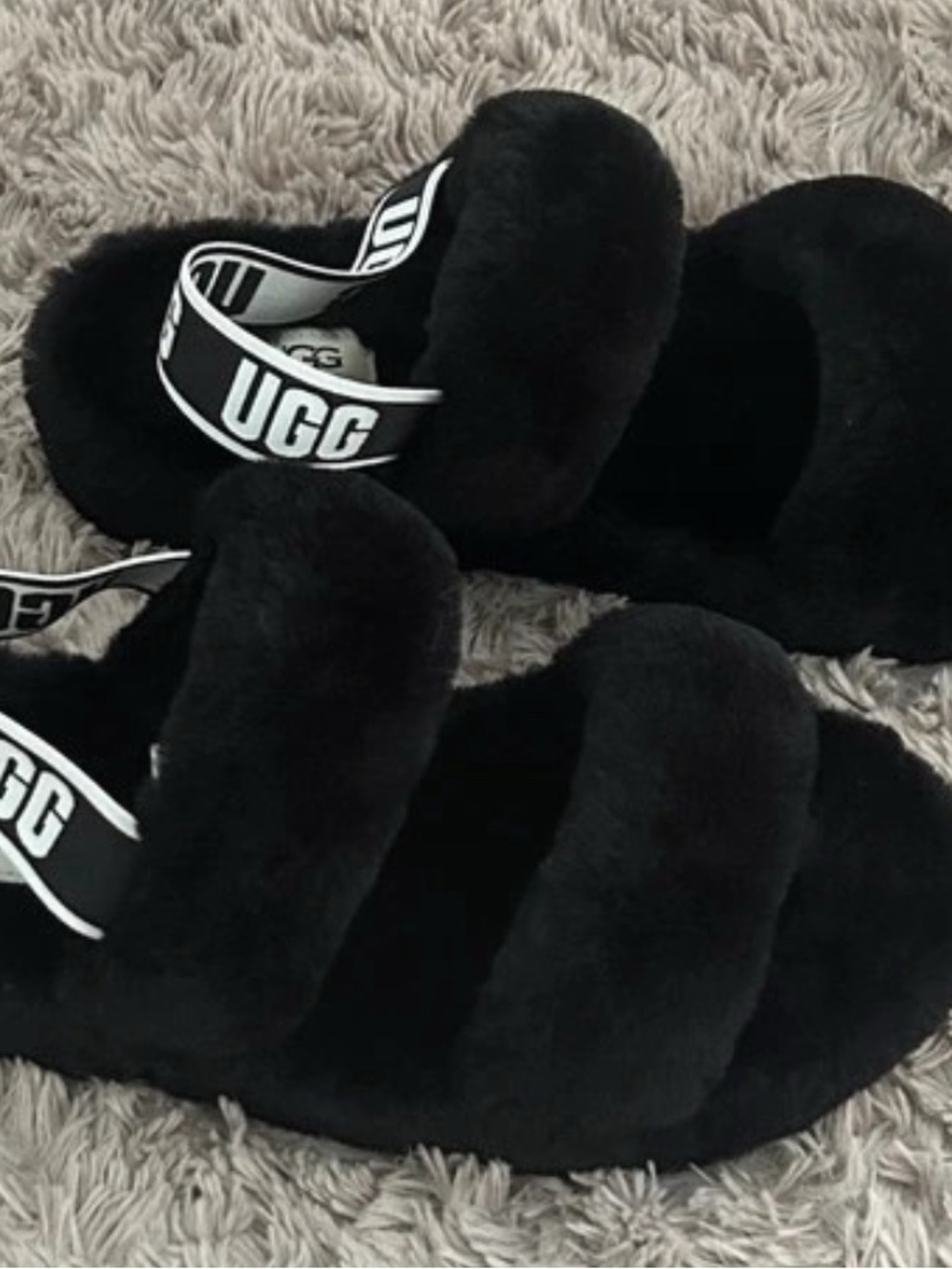 UGG Women’s Black Fluff Slide with Branded Elastic Heel Strap